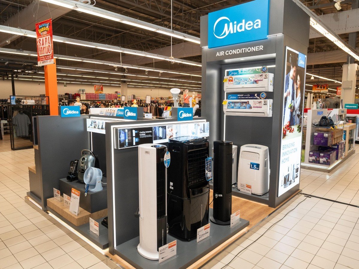 Branded corner display for an air conditioner brand in a retail store