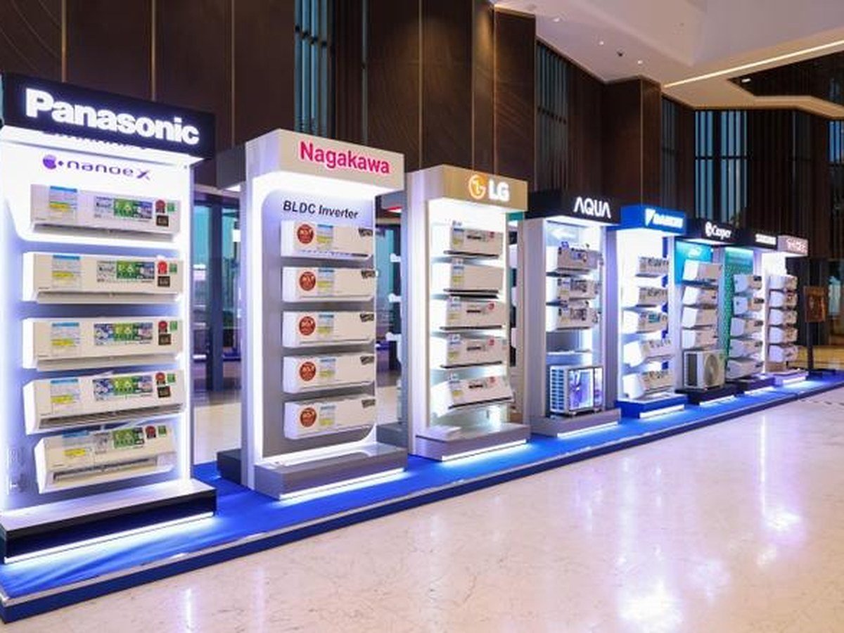 Branded floor stand displays for multiple air conditioner brands